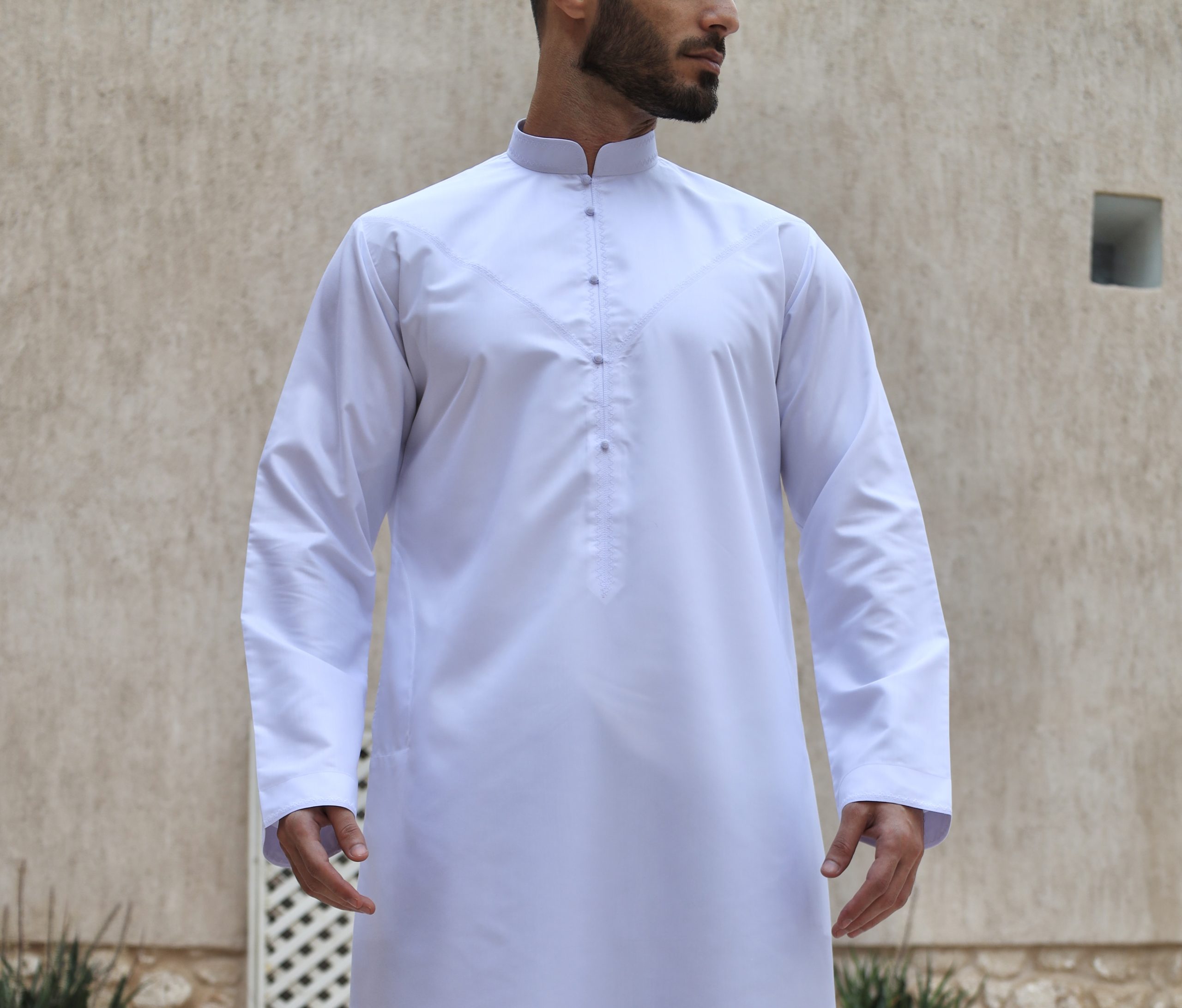 White bahraini thobe