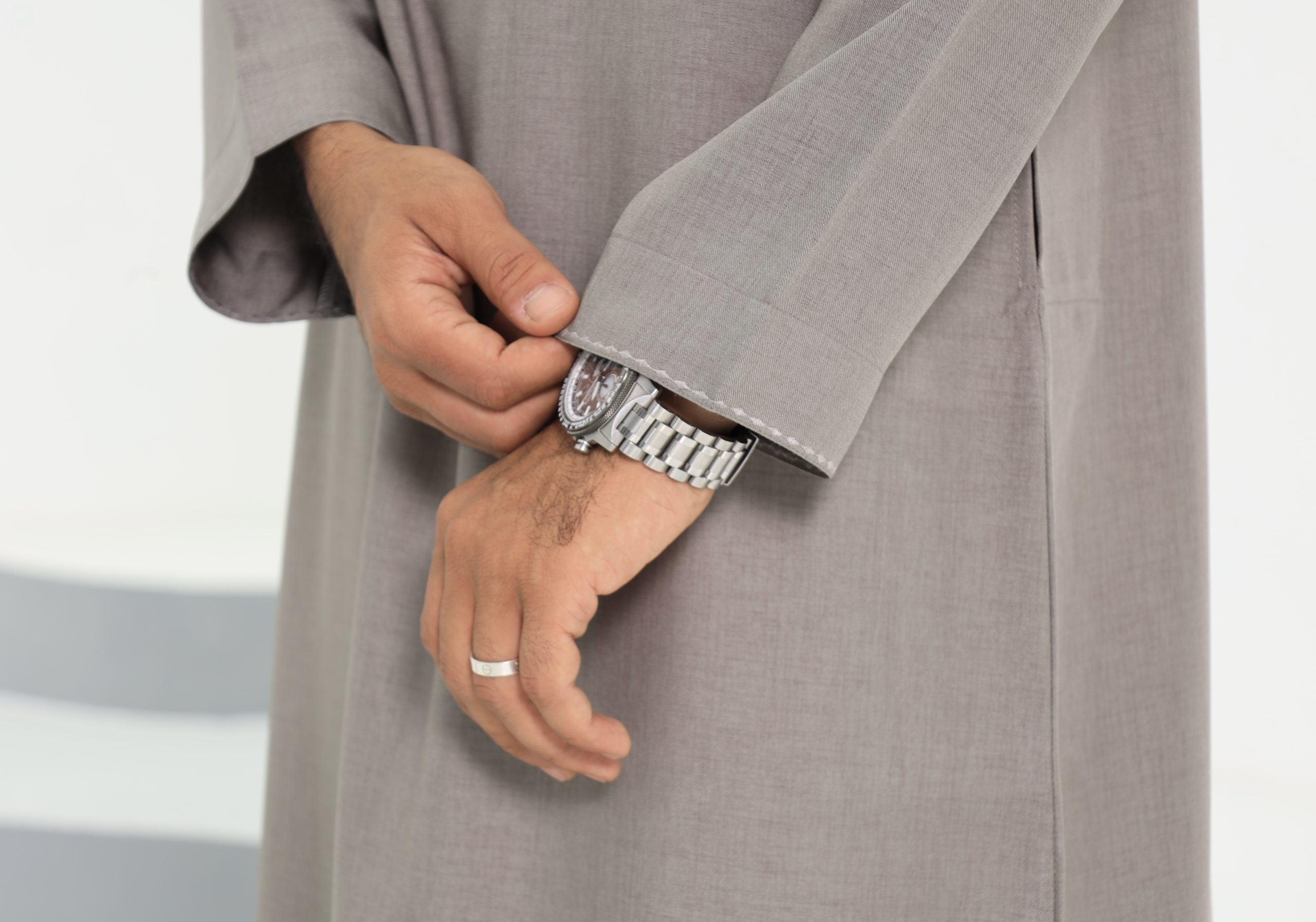 thobe styled with a watch | eid gift idea for men