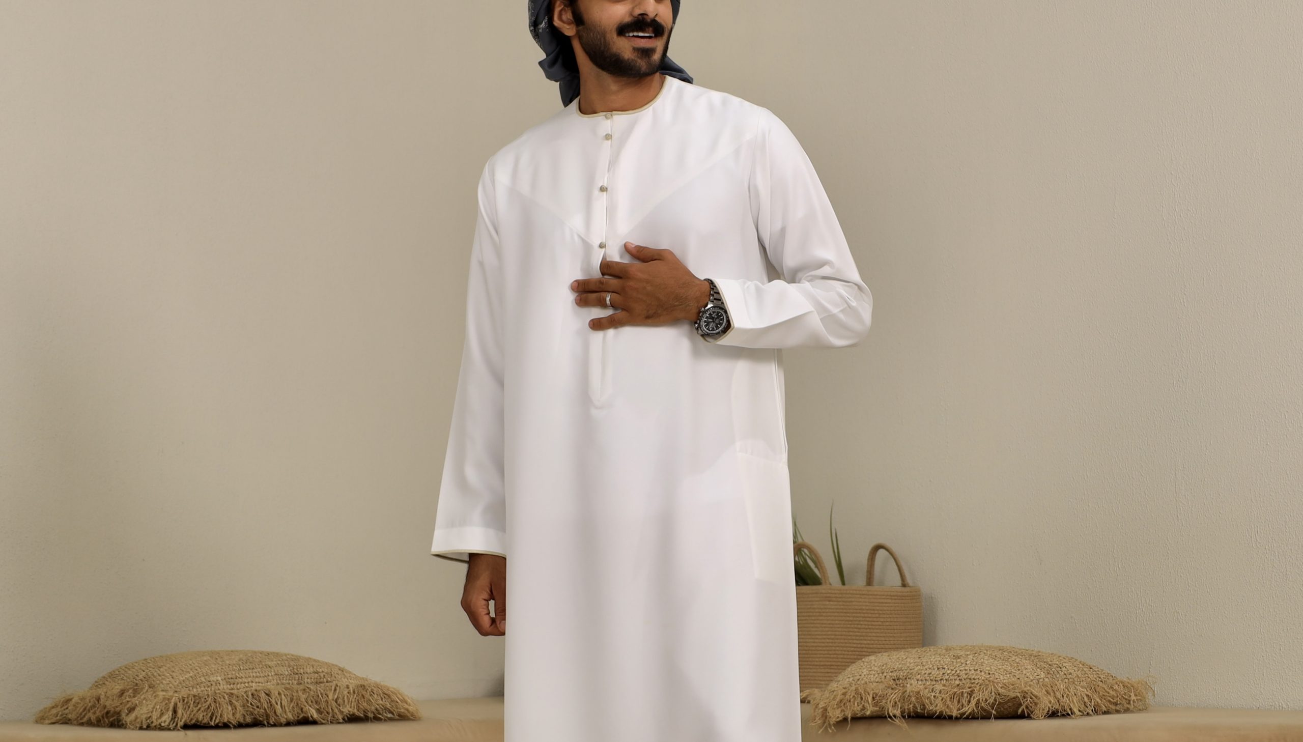White emirati thobe | luxury thobes and shemaghs